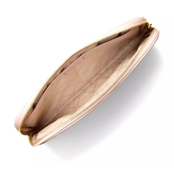 Michael Kors Mackbook/Ipad Case - Picture 2 of 5